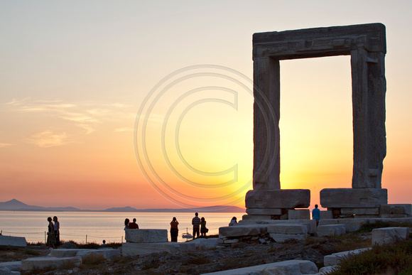 Portara | Naxos town